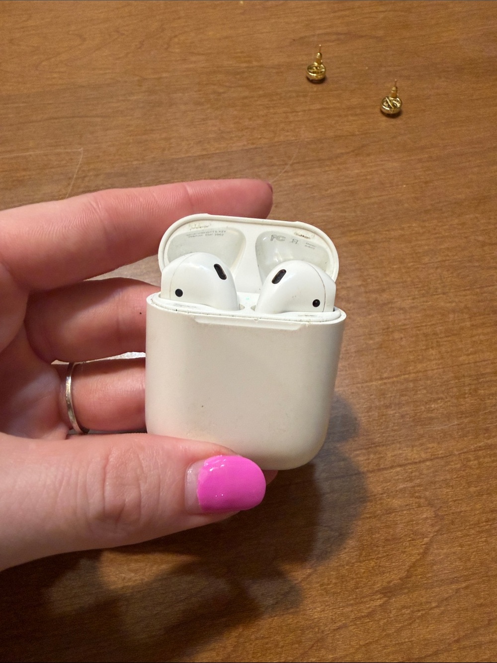 Apple Wireless Earbuds Charging Case - White